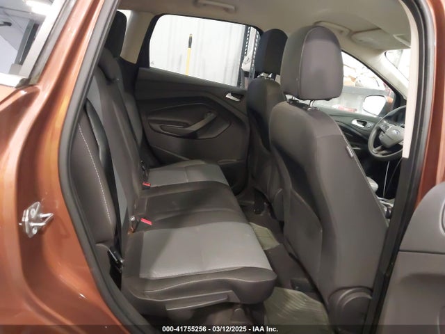 1FMCU9GD5HUA81706 Ford ESCAPE SE