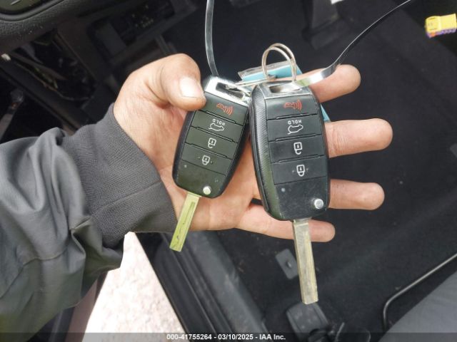 5XYPGDA32KG501382 KIA Sorento 2.4l Lx