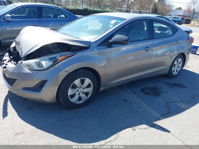 5NPDH4AE2GH716097 Hyundai ELANTRA SE