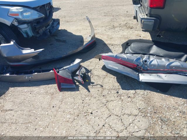 KMHLL4AG3PU540268 Hyundai ELANTRA SE