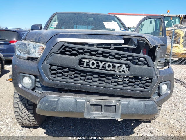 5TFCZ5AN0HX073818 Toyota Tacoma Sr5 V6