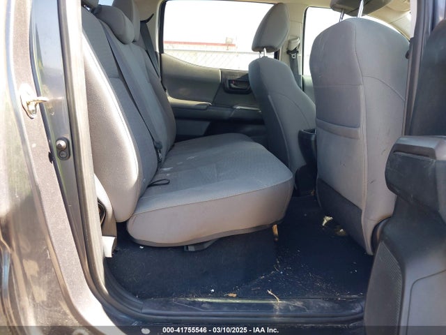 5TFCZ5AN0HX073818 Toyota Tacoma Sr5 V6