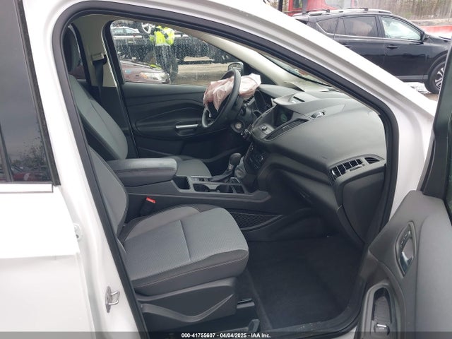 1FMCU9G91HUE78938 Ford ESCAPE SE