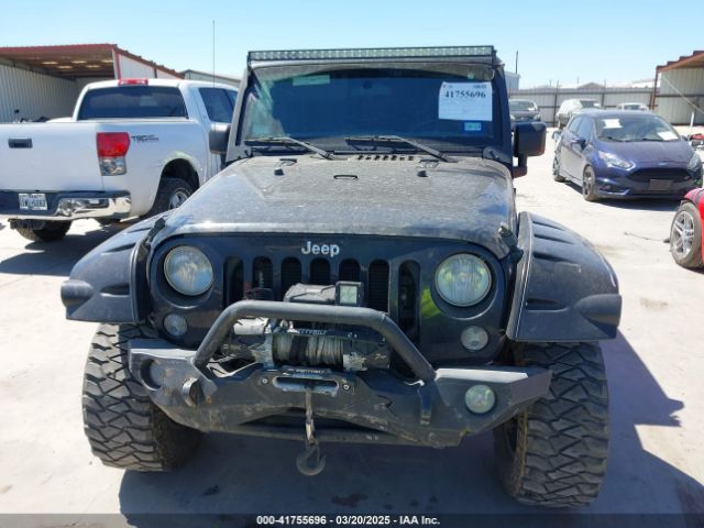 1C4BJWDG8HL512762 Jeep Wrangler Unlimited Sport