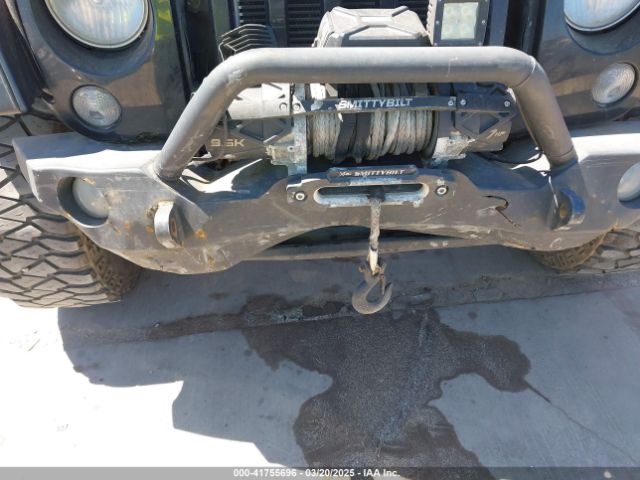 1C4BJWDG8HL512762 Jeep Wrangler Unlimited Sport