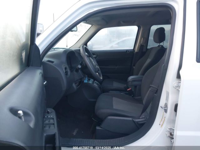 1C4NJPBB0GD677417 Jeep Patriot Sport