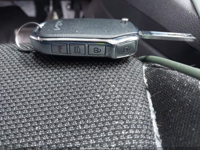 3KPF24AD0PE569770 KIA Forte Lxs