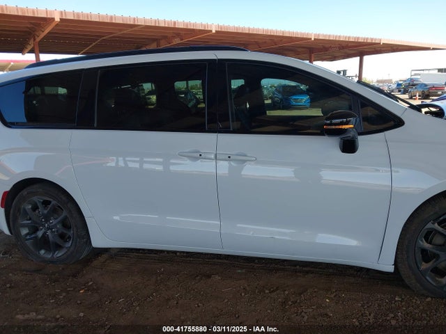 Chrysler Pacifica Touring L 2024 2C4RC1BG0RR117000 Image 14