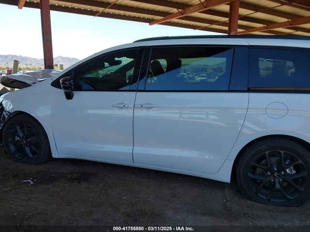 Chrysler Pacifica Touring L 2024 2C4RC1BG0RR117000 Image 15