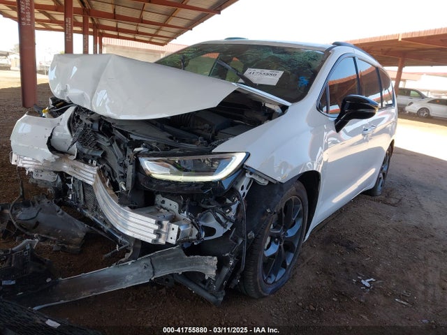 Chrysler Pacifica Touring L 2024 2C4RC1BG0RR117000 Image 2