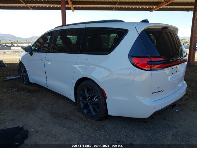 Chrysler Pacifica Touring L 2024 2C4RC1BG0RR117000 Image 3