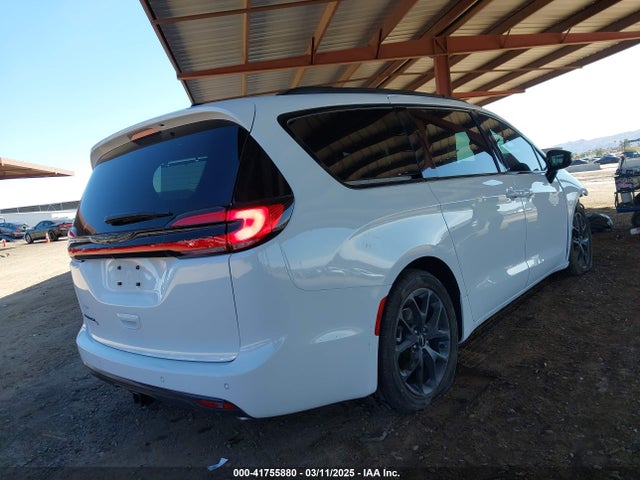 Chrysler Pacifica Touring L 2024 2C4RC1BG0RR117000 Image 4