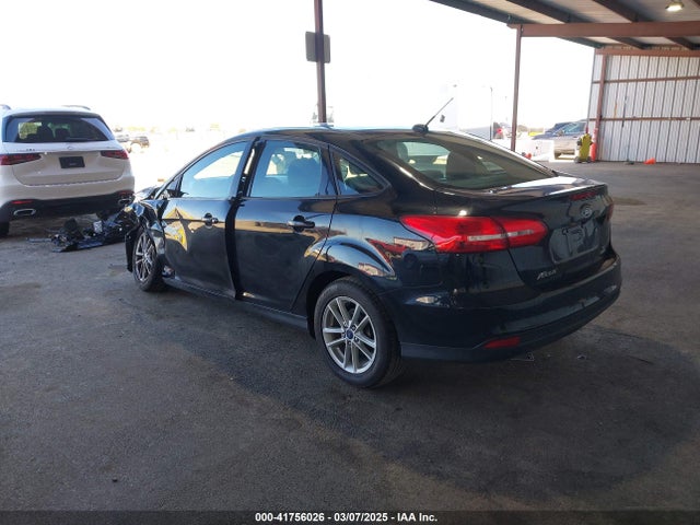 Ford FOCUS SE 2017 1FADP3F26HL219875 Image 3