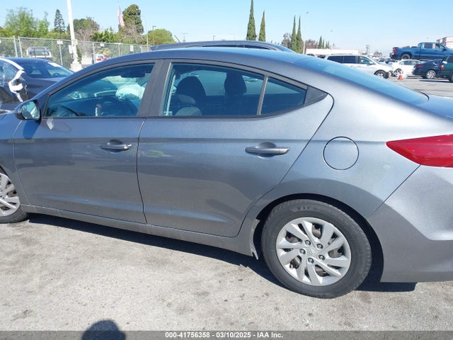 Hyundai ELANTRA SE 2018 KMHD74LF4JU453211 Image 14