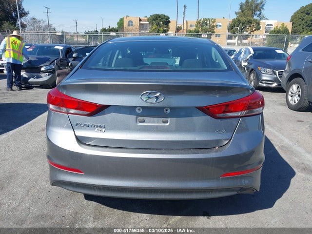 Hyundai ELANTRA SE 2018 KMHD74LF4JU453211 Image 16