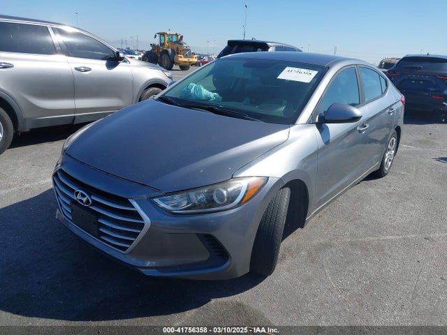 Hyundai ELANTRA SE 2018 KMHD74LF4JU453211 Image 2
