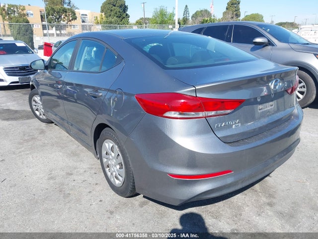 Hyundai ELANTRA SE 2018 KMHD74LF4JU453211 Image 3