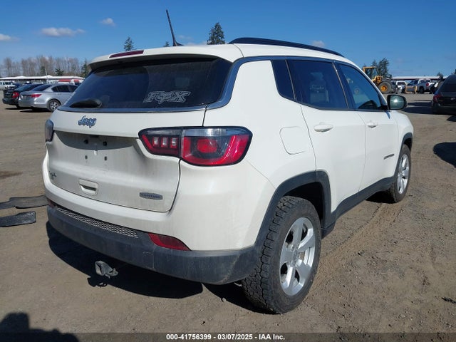 3C4NJDBB8LT132715 Jeep Compass Latitude 4x4