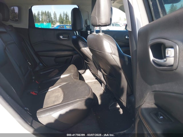 3C4NJDBB8LT132715 Jeep Compass Latitude 4x4