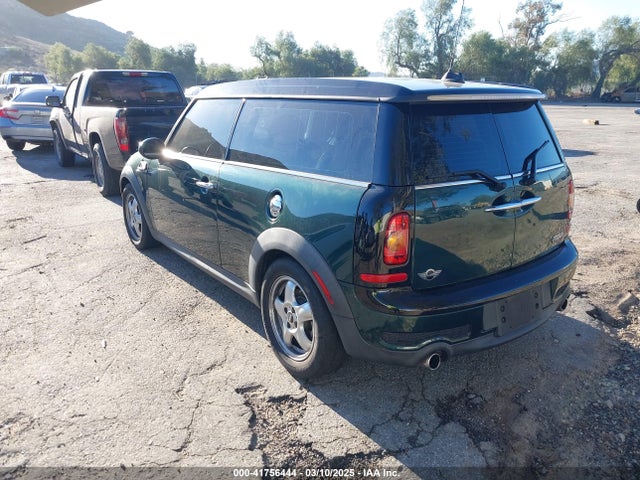 2010 MINI COOPER S CLUBMAN WMWMM3C56ATZ32456 Photo 2