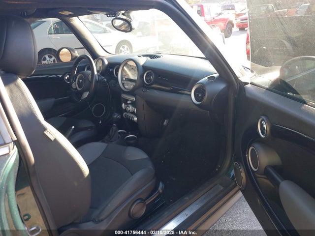 2010 MINI COOPER S CLUBMAN WMWMM3C56ATZ32456 Photo 4