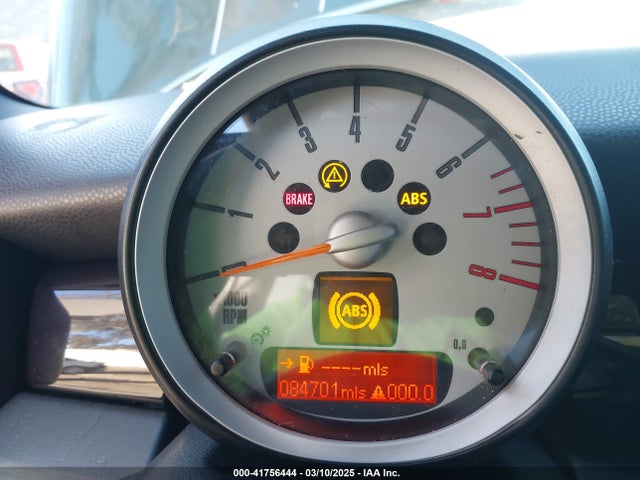 2010 MINI COOPER S CLUBMAN WMWMM3C56ATZ32456 Photo 6