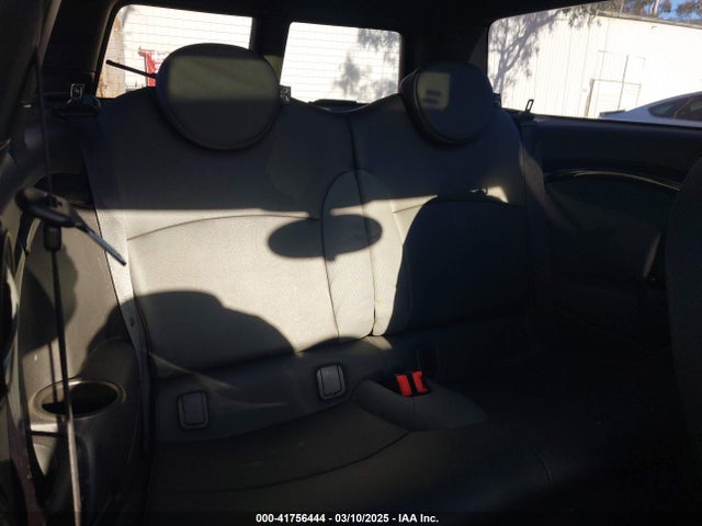 2010 MINI COOPER S CLUBMAN WMWMM3C56ATZ32456 Photo 7