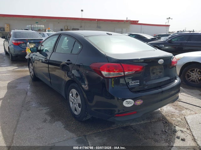 KIA FORTE LX 2017 3KPFK4A72HE157703 Image 3