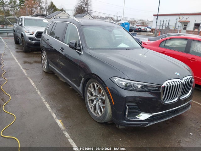 2021 BMW X7 5UXCW2C04M9D99050