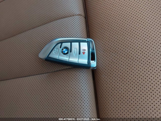 2021 BMW X7 5UXCW2C04M9D99050 Photo 10