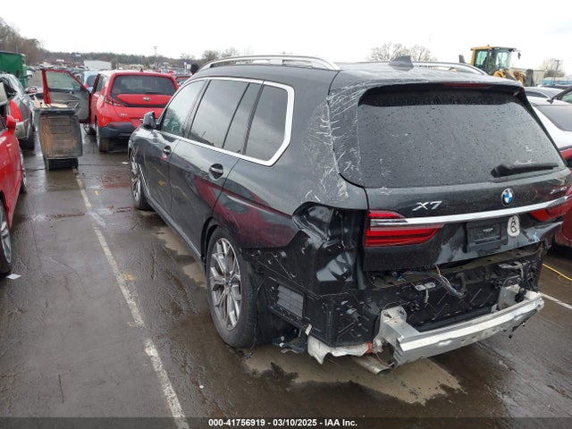 2021 BMW X7 5UXCW2C04M9D99050 Photo 2