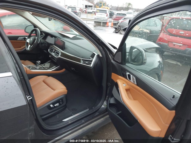 2021 BMW X7 5UXCW2C04M9D99050 Photo 4
