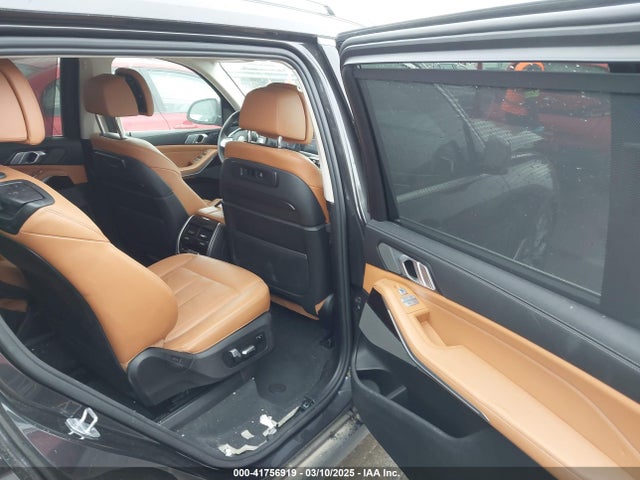 2021 BMW X7 5UXCW2C04M9D99050 Photo 7