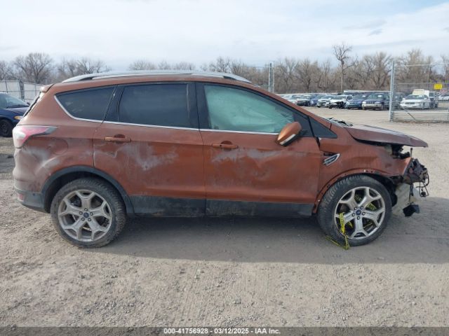 1FMCU0J95HUA89255 Ford Escape Titanium