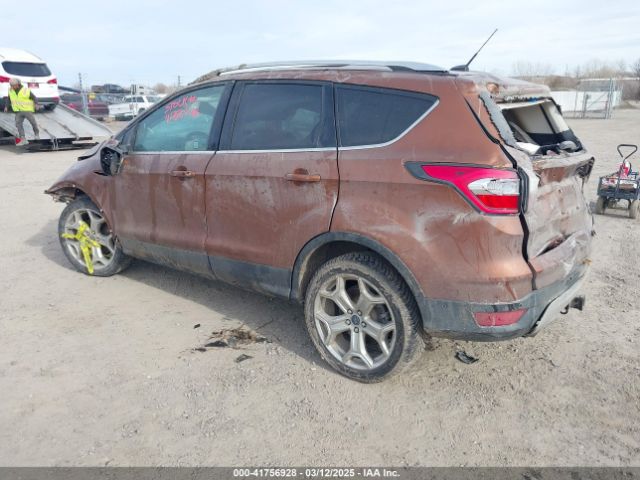 1FMCU0J95HUA89255 Ford Escape Titanium