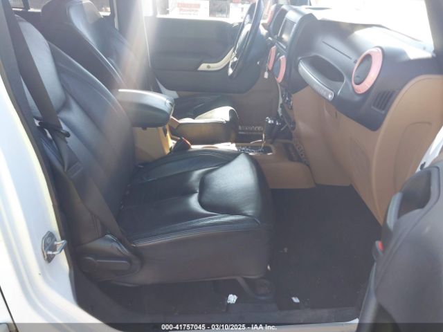 1C4HJWEG2EL265839 Jeep Wrangler Unlimited Sahara
