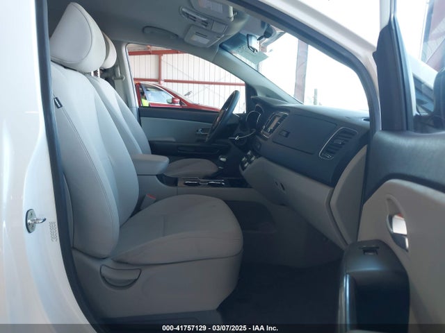 KNDMB5C15M6669588 KIA SEDONA LX
