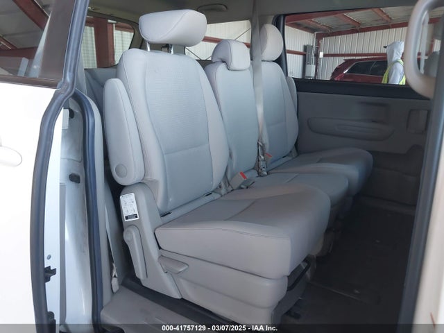 KNDMB5C15M6669588 KIA SEDONA LX