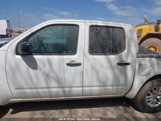 1N6AD0ERXJN735778 Nissan Frontier Sv