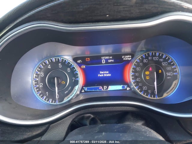 Chrysler 200 C 2015 1C3CCCCB4FN524965 Image 7