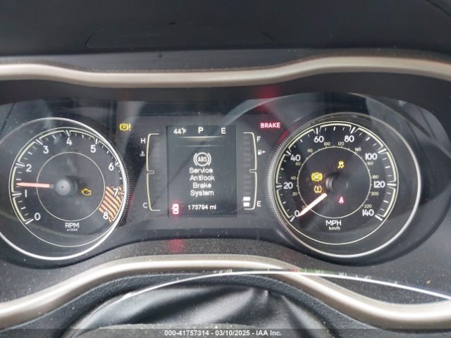 1C4PJMCSXEW232478 Jeep Cherokee Latitude