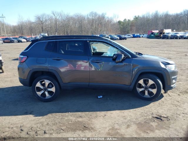 3C4NJDBBXJT326322 Jeep Compass Latitude 4x4