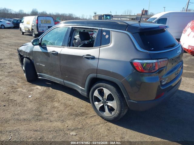 3C4NJDBBXJT326322 Jeep Compass Latitude 4x4