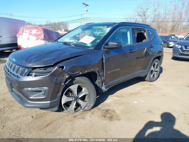 3C4NJDBBXJT326322 Jeep Compass Latitude 4x4