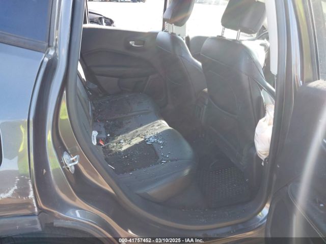 3C4NJDBBXJT326322 Jeep Compass Latitude 4x4