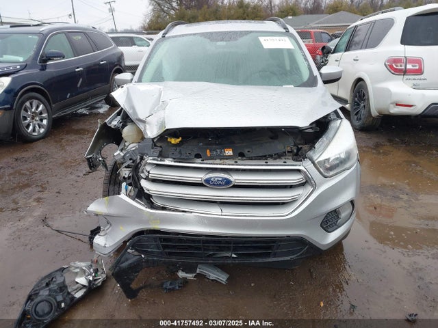 1FMCU9GDXJUB20859 Ford ESCAPE SE