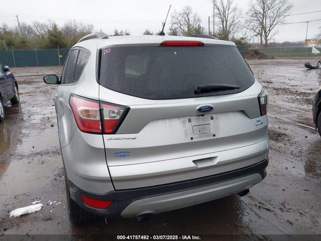1FMCU9GDXJUB20859 Ford ESCAPE SE