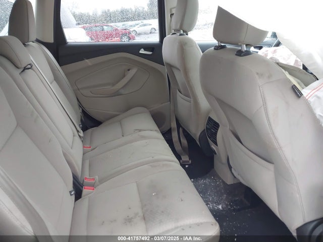 1FMCU9GDXJUB20859 Ford ESCAPE SE