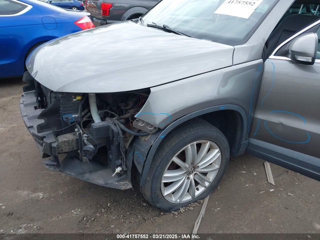 2011 Volkswagen Tiguan Se მანქანა იყიდება აუქციონზე, vin: WVGBV7AX4BW532524, აუქციონის ნომერი: 41757552