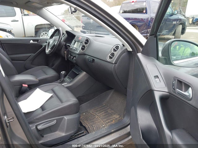 2011 Volkswagen Tiguan Se მანქანა იყიდება აუქციონზე, vin: WVGBV7AX4BW532524, აუქციონის ნომერი: 41757552